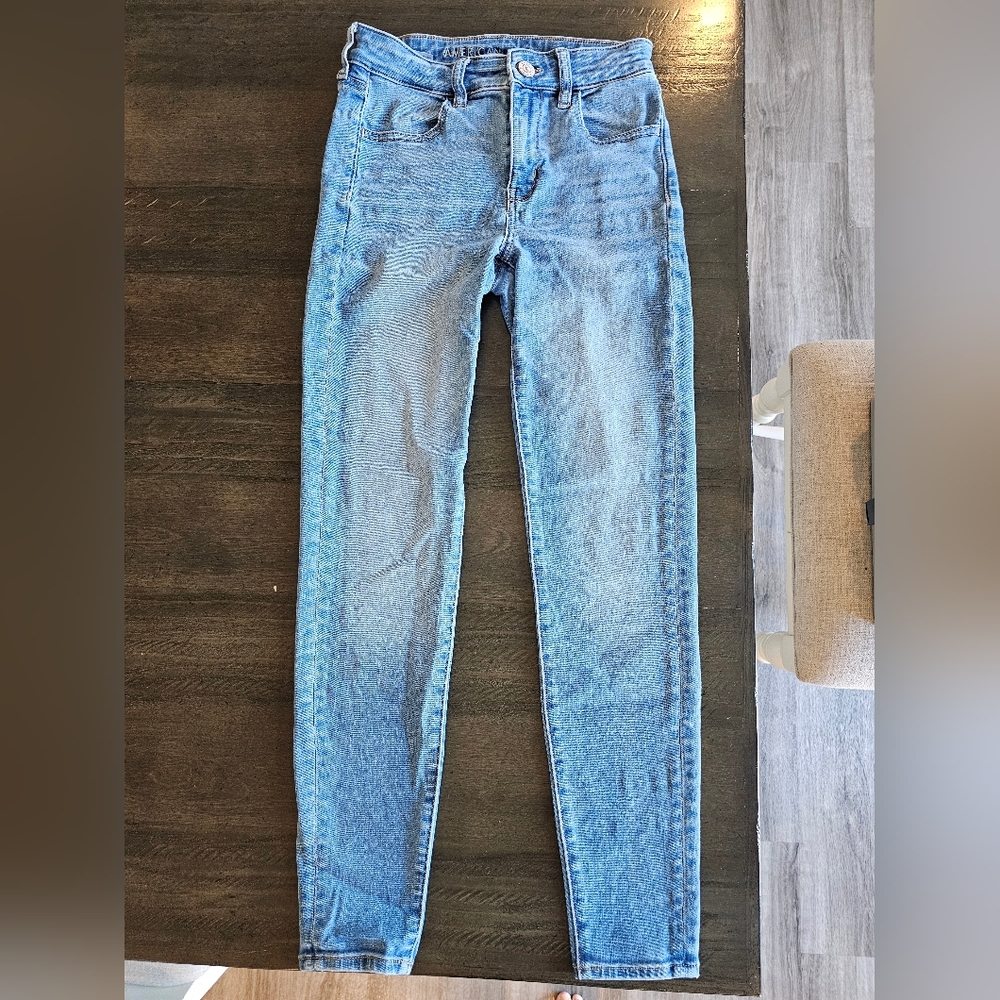 Light Wash American Eagle Jeans